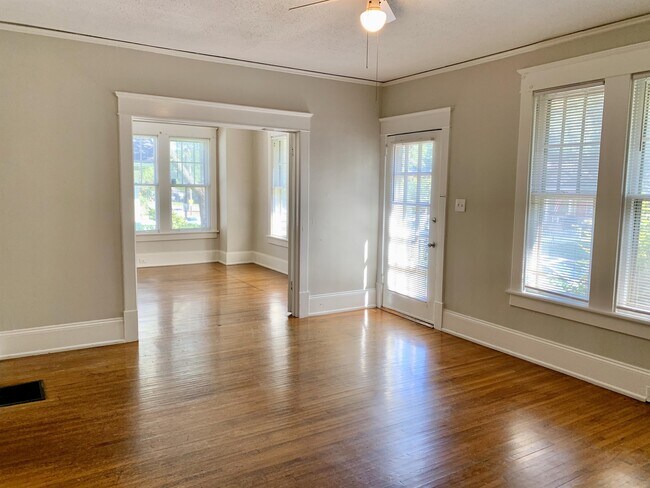 Building Photo - 609 Pecan Ave