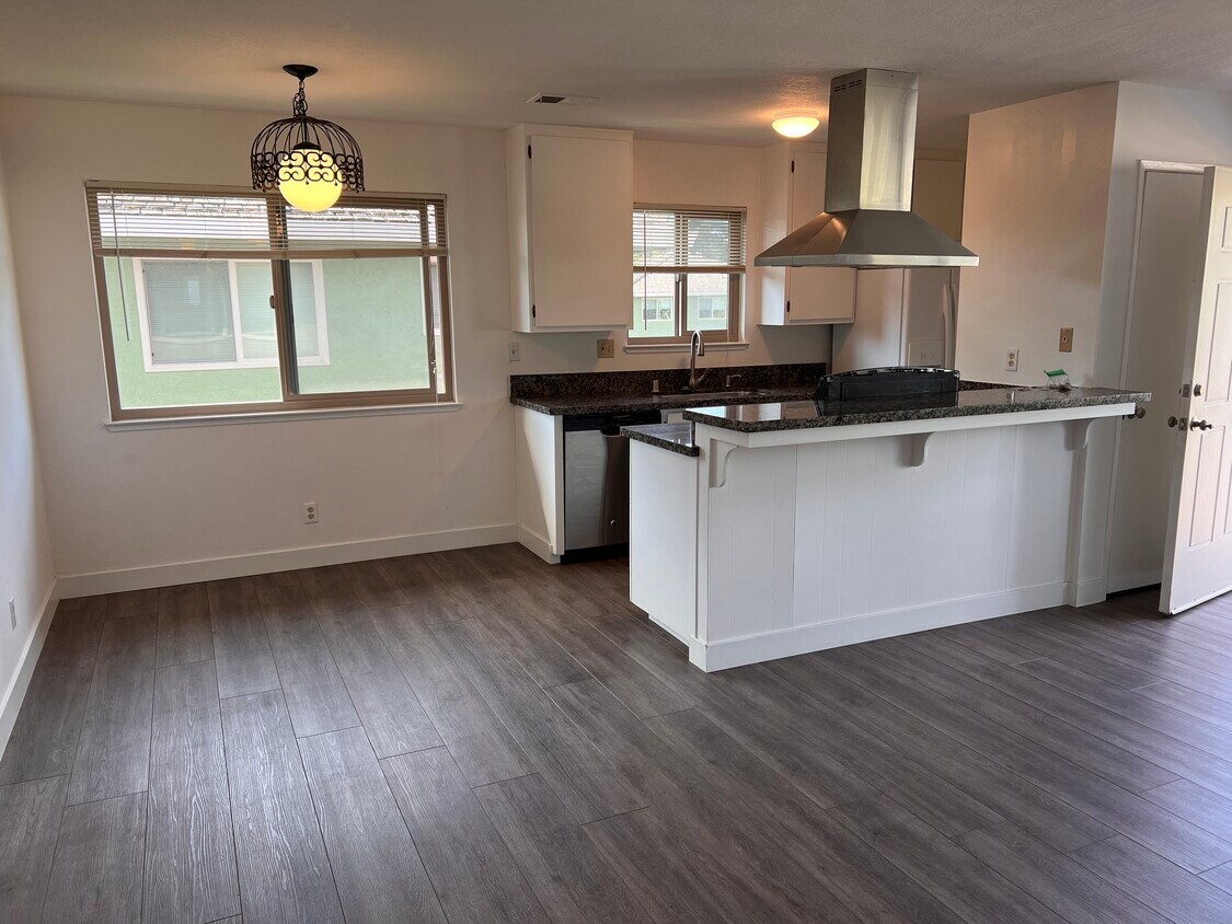 1385 45th Ave Unit 4, Capitola, CA 95010 Condo for Rent in Capitola