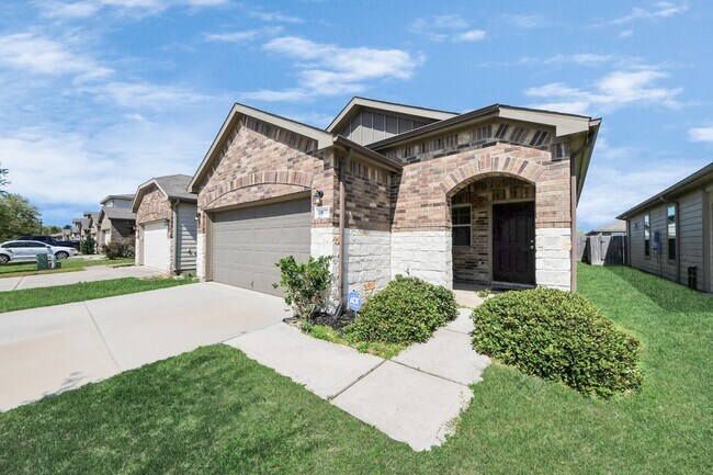 Building Photo - 14626 Sierra Garden Dr