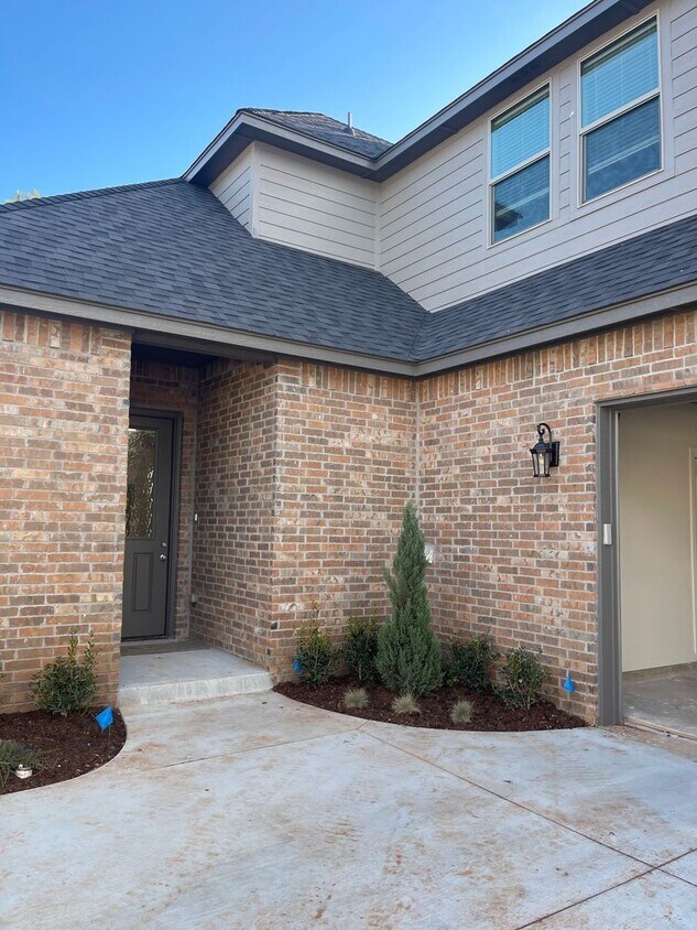 Primary Photo - 3 bedroom with 2.5 bath in The Enclave