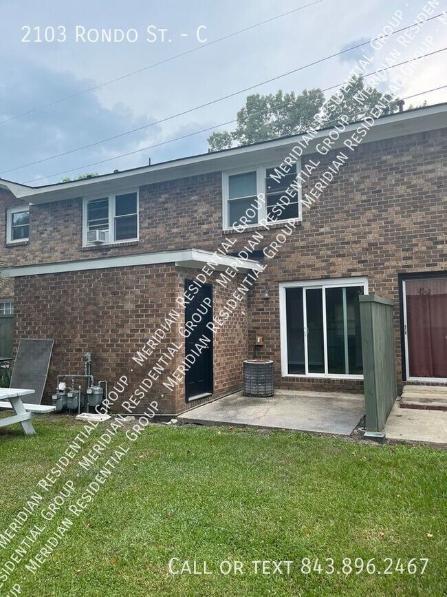 Building Photo - 2 bedroom / 1.5 bath ~ West Ashley