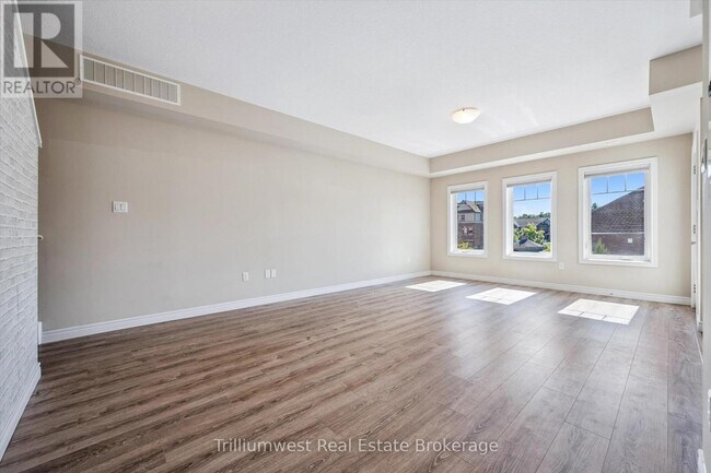 Building Photo - 39 Kay Cres