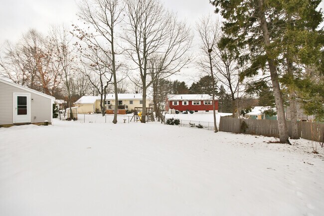 Foto del edificio - 159 Leslie Dr