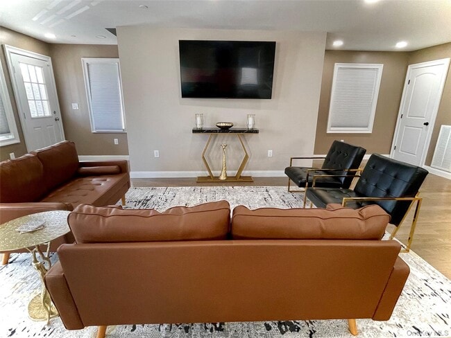 Building Photo - 91 E Fulton St