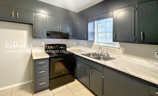 Foto del edificio - 1100 Cotton Ave SW