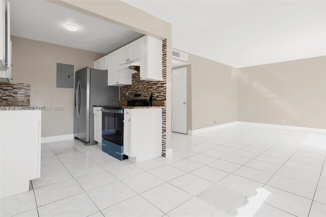 Building Photo - 1333 S Dixie Hwy