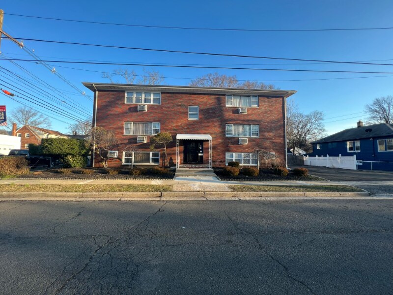 2025 Oliver St Unit 1, Rahway, NJ 07065 Room for Rent in Rahway, NJ