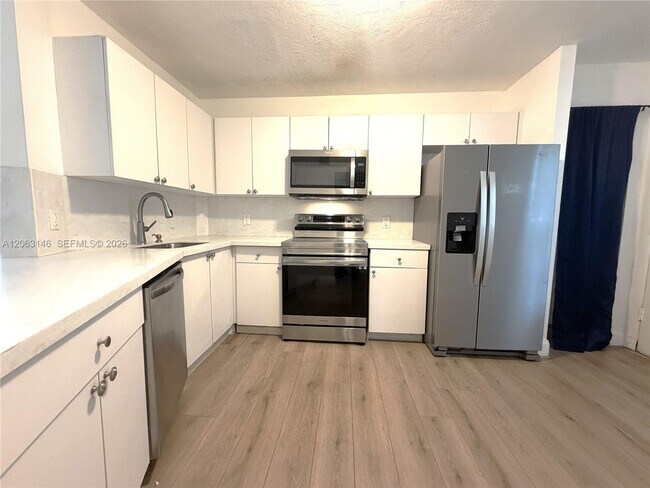 Foto del edificio - 1770 NE 191st St