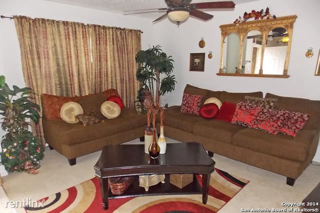 Foto del edificio - 7406 Hartcrest Pl