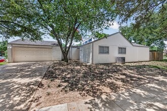 Building Photo - 11202 Bandlon Dr