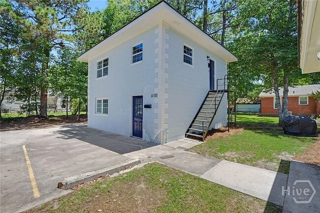 Dúplex posterior - 3408 Montgomery St