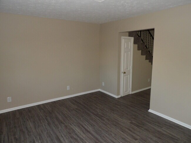 Building Photo - 793 Ridgeview Dr