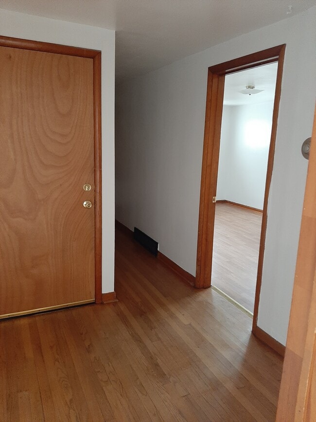 Building Photo - 517 Stafford Ave
