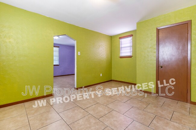 Foto del edificio - 2633 Governor Nicholls St
