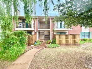 Building Photo - 4400 Hemingway Dr