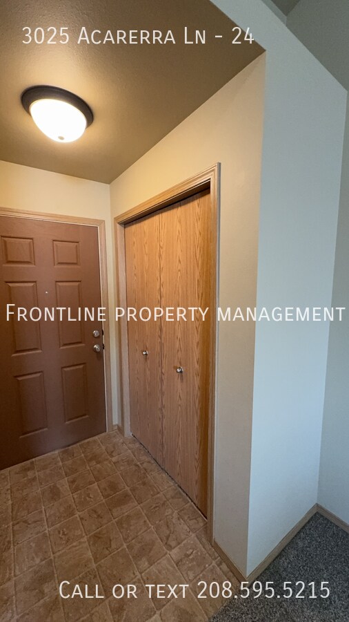 Building Photo - 3025 W Acarrera Ln