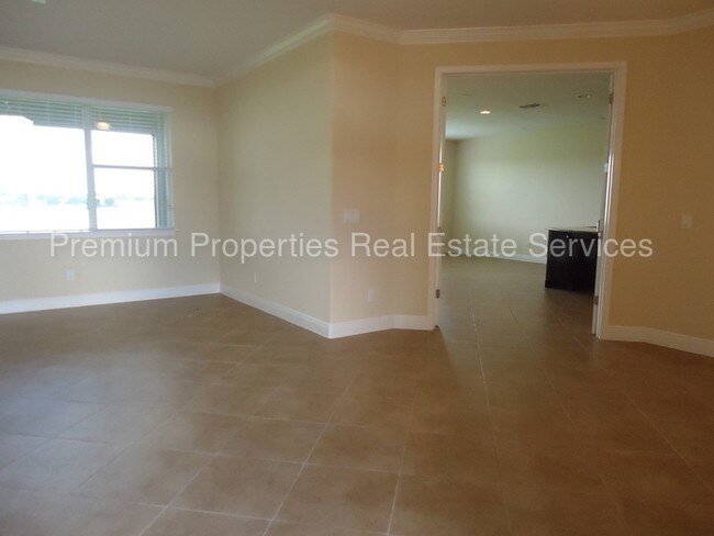 Building Photo - 4941 Tennessee Lake Dr