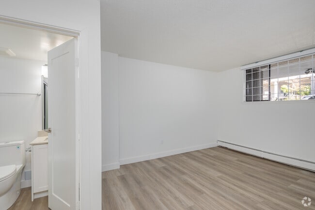 2BR, 2BA - 800SF - Bedroom - Pacific Cove Apartments