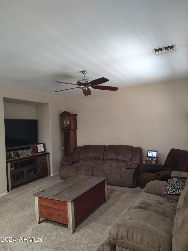 Building Photo - 11012 N 161st Dr