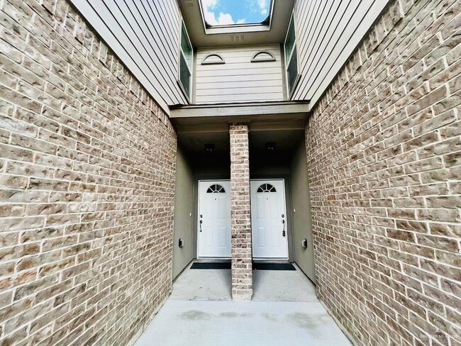 Building Photo - 13 Nassau St