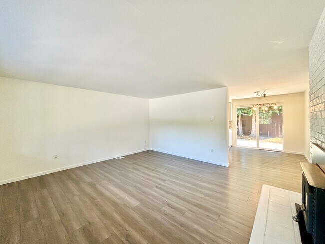 Building Photo - Great Home for rent