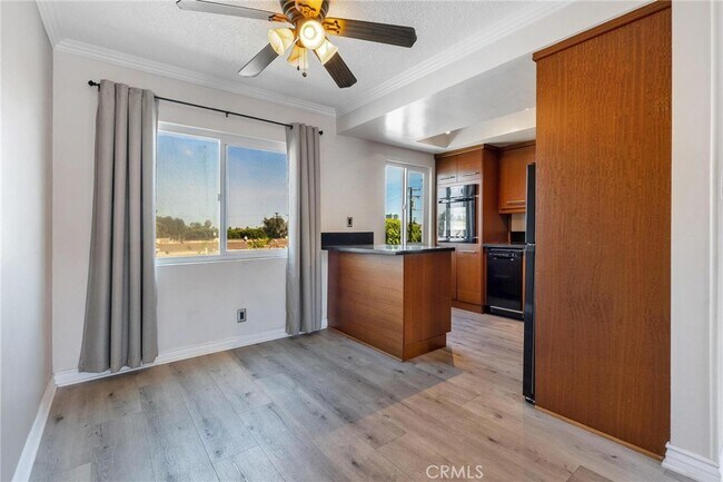 Foto del edificio - 2033 E 3rd St