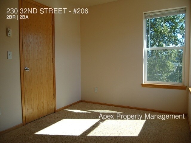 Foto del edificio - 230 32ND St