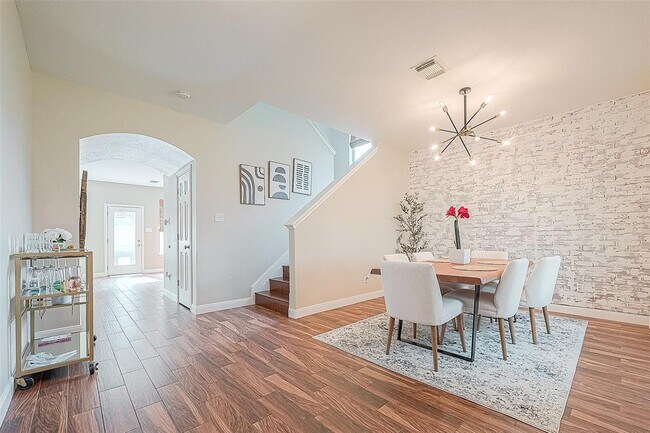 Foto del edificio - 2931 Five Oaks Dr