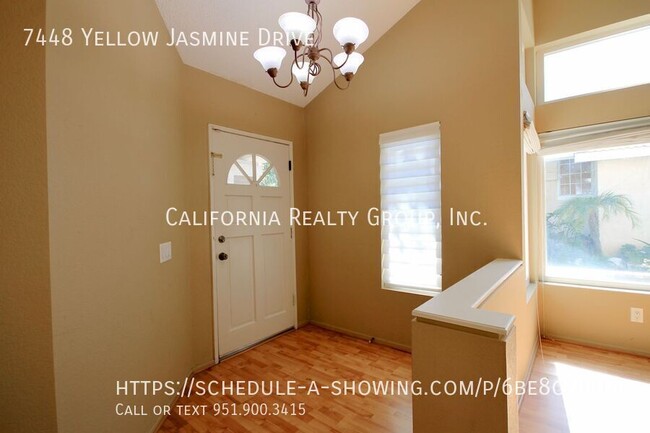 Building Photo - 7448 Yellow Jasmine Dr