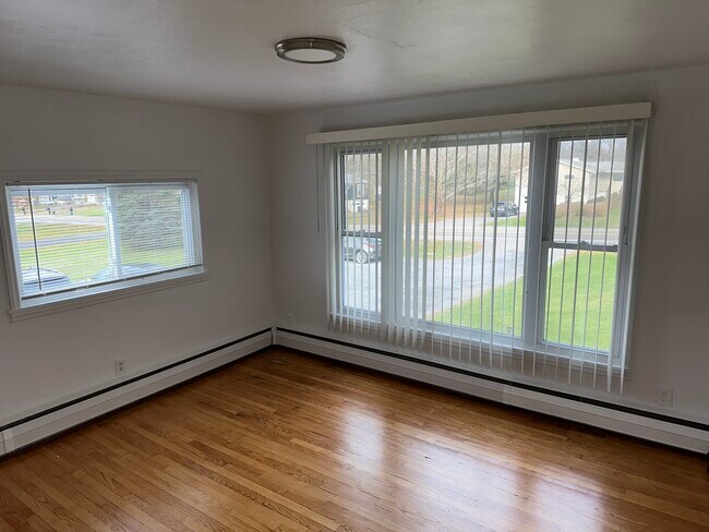 Building Photo - 27 Dart Dr