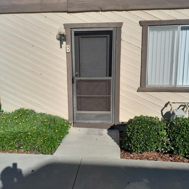 Building Photo - 17610 Cameron Ln