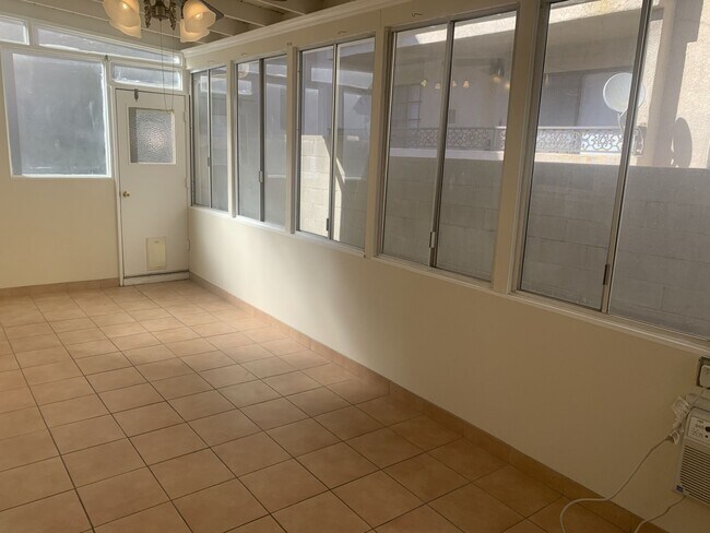 Building Photo - 4317 Cedros Ave