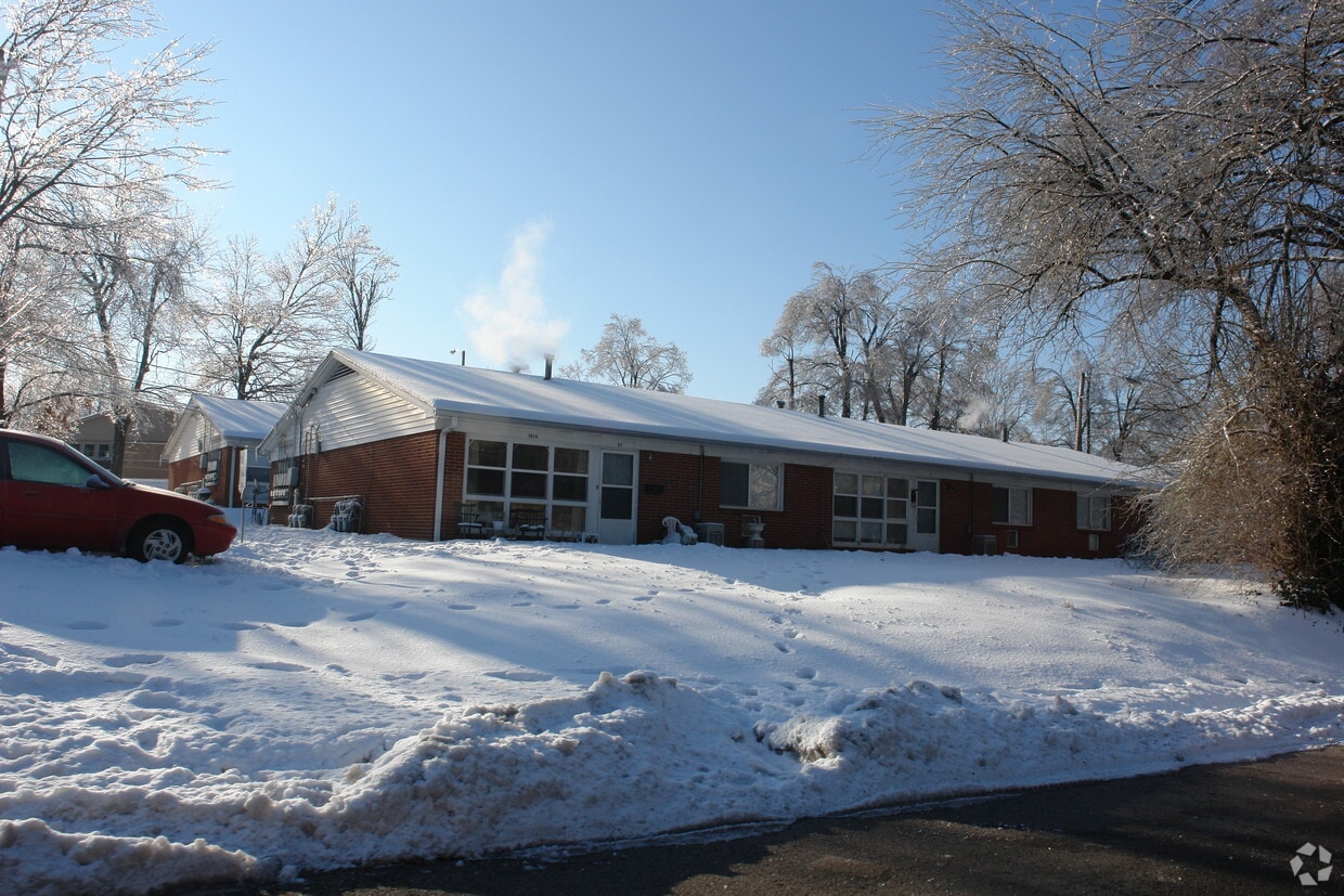 Primary Photo - 2510 Lindsay Ave