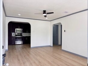 Building Photo - 317 San Jacinto St