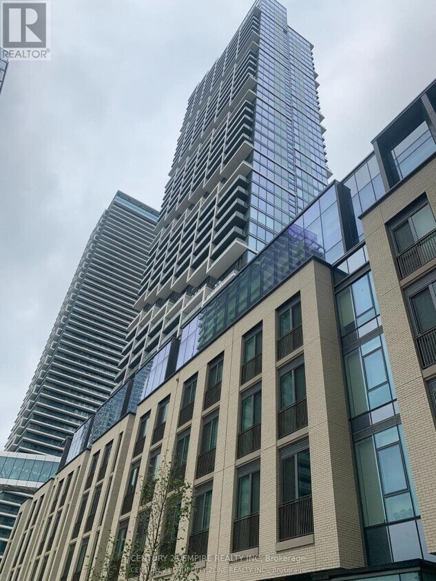Photo principale - 1000-1000 Portage Pkwy