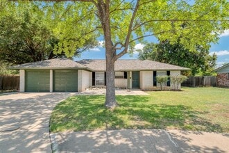 Building Photo - 2306 Berry Hill Cir
