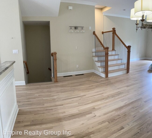Building Photo - 4 br, 3.5 bath House - 313 Patterson Way