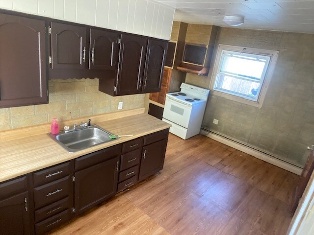 Building Photo - 554 Willett St