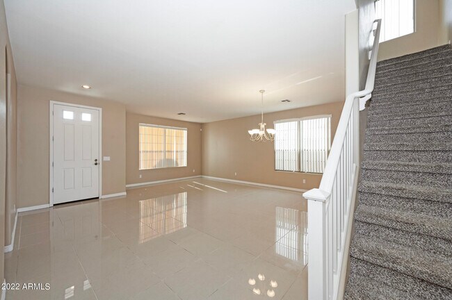 Foto del edificio - 2684 E Birchwood Pl