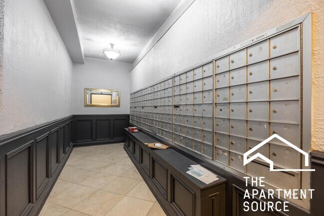 Foto del edificio - 4180 N Marine Dr
