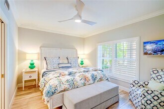 Building Photo - 5799 NE Island Cove Way