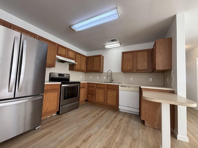 Foto del edificio - 708 N Englewood Ave