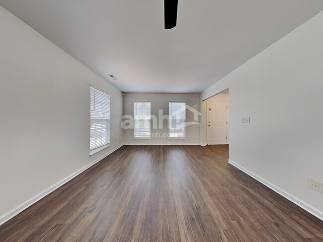 Foto del edificio - 9927 Spring Park Dr