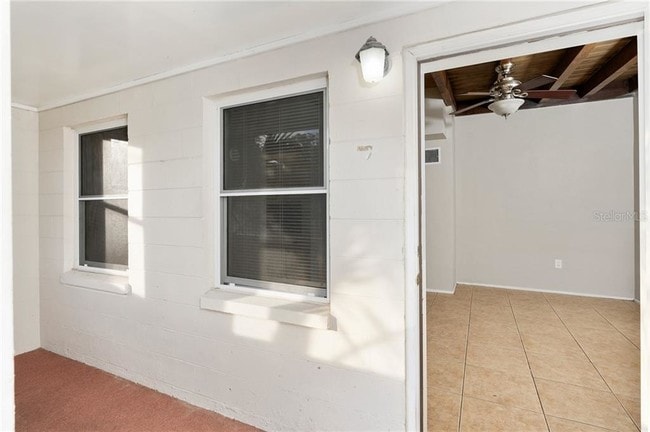 Building Photo - 10 Lemon Ln
