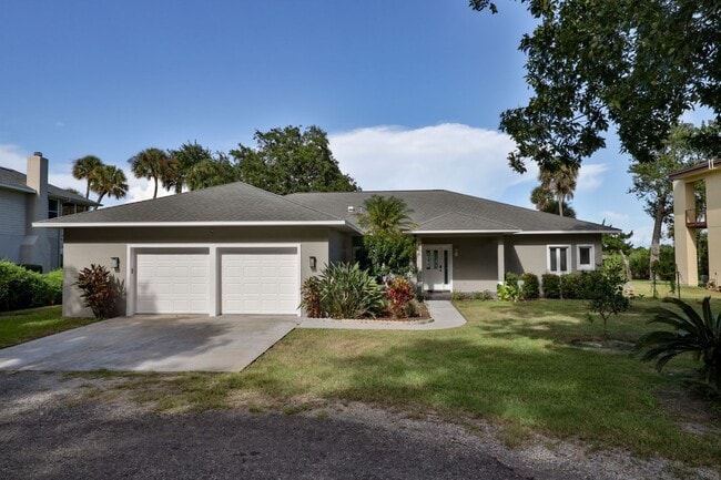 Building Photo - Sunrises with the Dolphins! Large Spacious...
