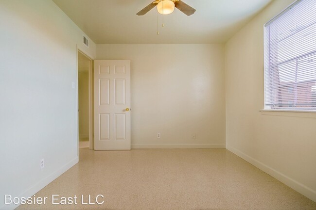 Building Photo - 3 br, 2 bath Apartment - Willow Park Apart...
