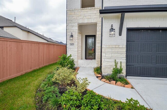 Building Photo - 24723 Harrow Mdw Dr