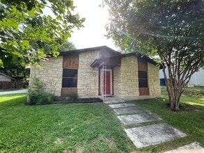 Building Photo - 3101 Matador Dr