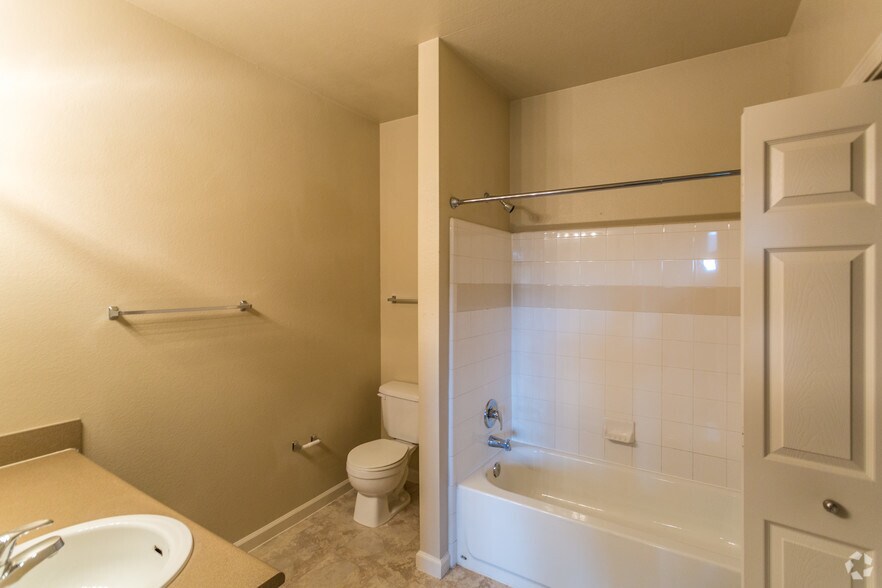 Bathroom Fixtures Nashville Tn parc at metro center rentals - nashville, tn | apartments Bathroom Fixtures Nashville Tn parc at metro center rentals - nashville, tn | apartments
