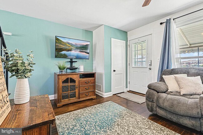 Foto del edificio - 8272 Kavanagh Rd